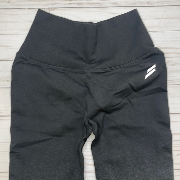 Doyoueven Ombré Scrunch Seamless leggings - Black - Picture 7 of 11